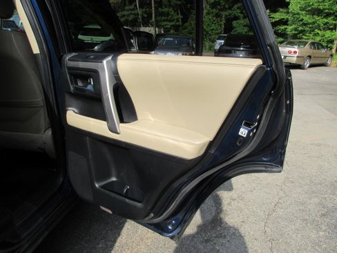 Used 2017 Toyota 4Runner SR5 RWD image 12