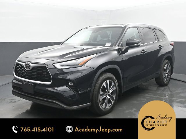 Used 2023 Toyota Highlander XLE AWD/4WD image 1