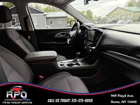 Used 2018 Chevrolet Traverse LT AWD/4WD image 25