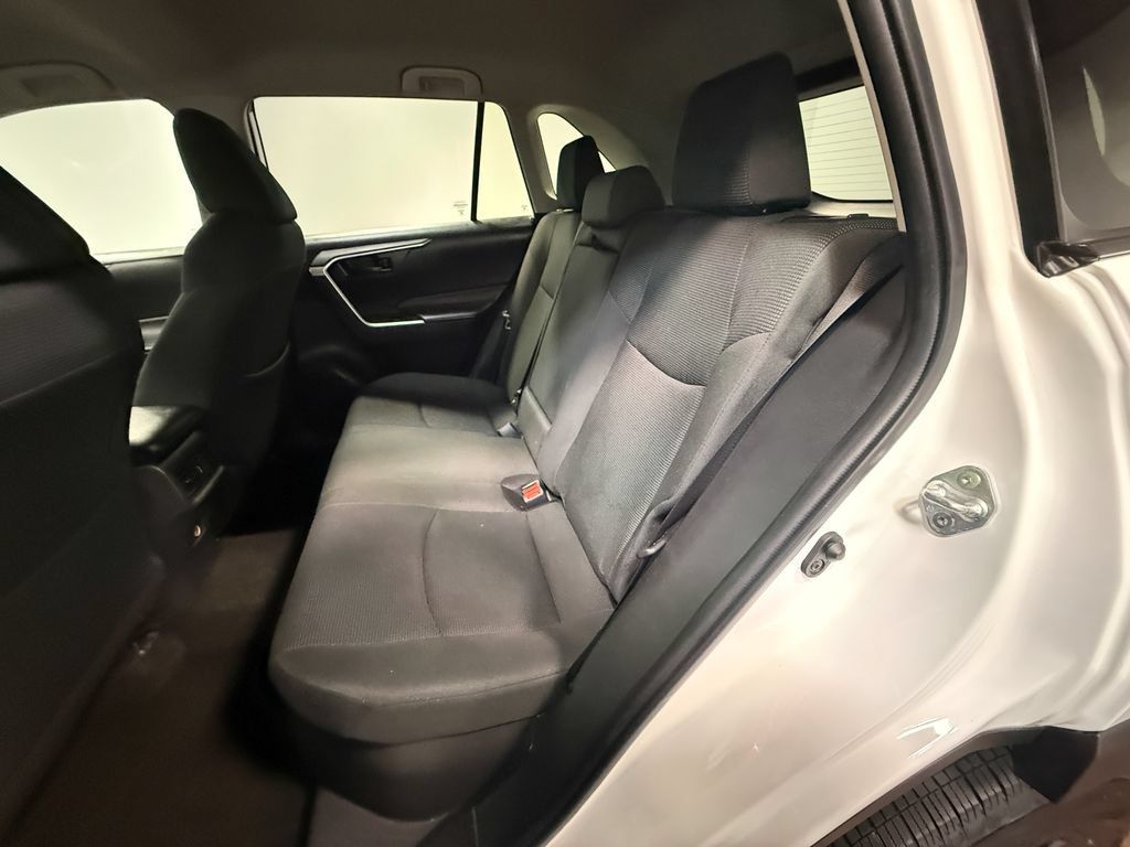 Used 2023 Toyota RAV4 LE AWD/4WD image 8