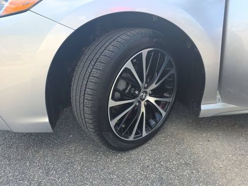 Used 2019 Toyota Camry SE w/ Convenience Package FWD image 30