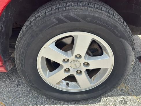 Used 2013 Dodge Grand Caravan SXT FWD image 23