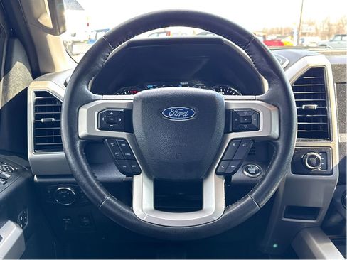 Used 2019 Ford F150 Lariat image 14