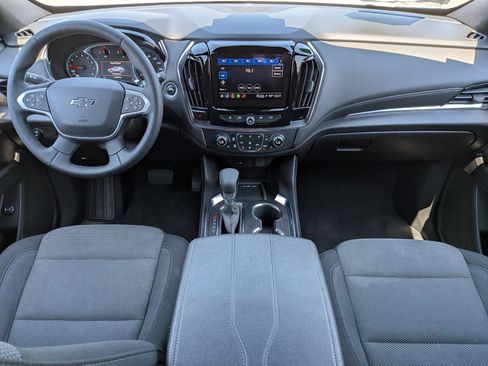 Used 2023 Chevrolet Traverse LT FWD image 19