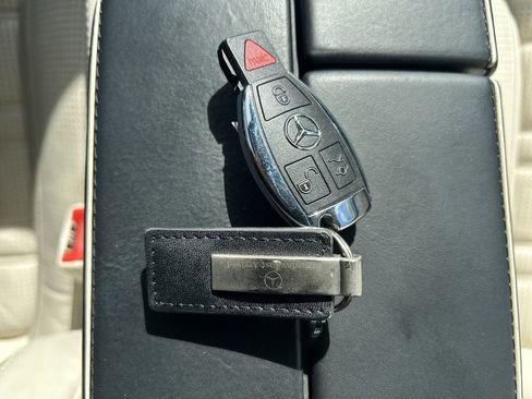 Used 2015 Mercedes-Benz SL 63 AMG image 39