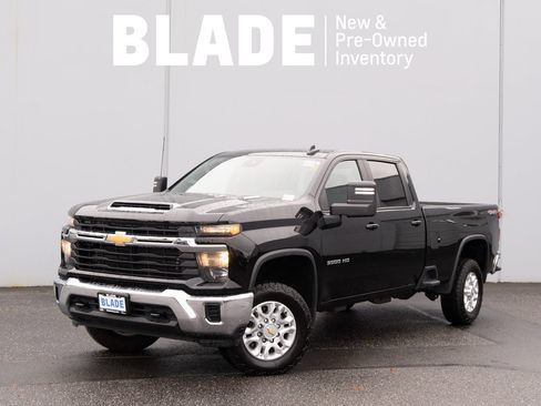 Used 2024 Chevrolet Silverado 3500 LT image 1