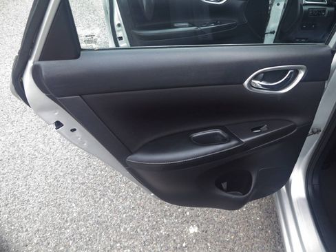 Used 2019 Nissan Sentra SV FWD image 34