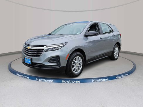 Certified 2023 Chevrolet Equinox LS AWD/4WD image 3