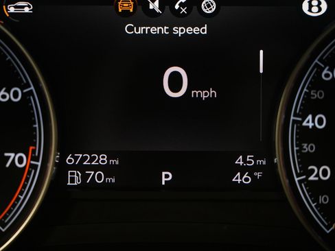 Used 2019 Bentley Bentayga image 21