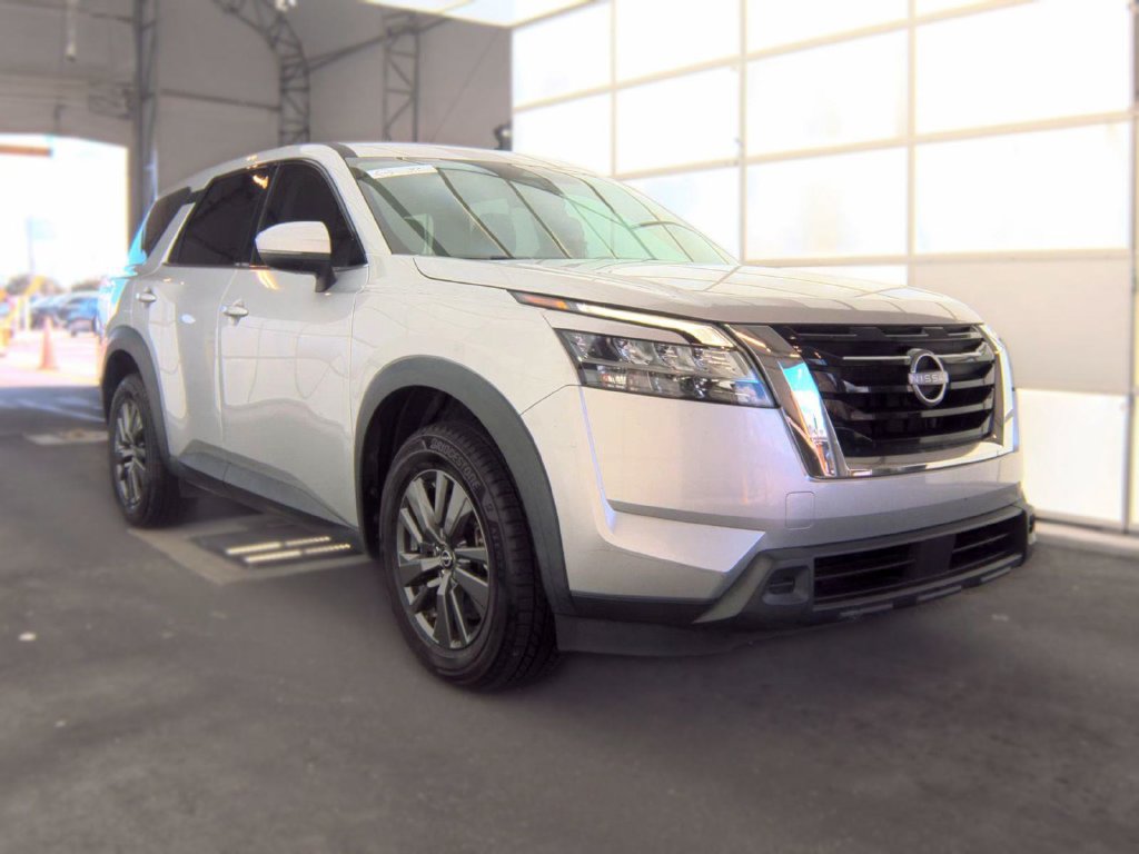 Certified 2022 Nissan Pathfinder S FWD image 1