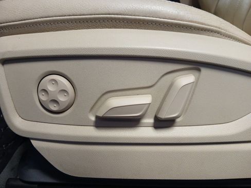 Used 2019 Audi Q5 2.0T Premium w/ Convenience Package image 16