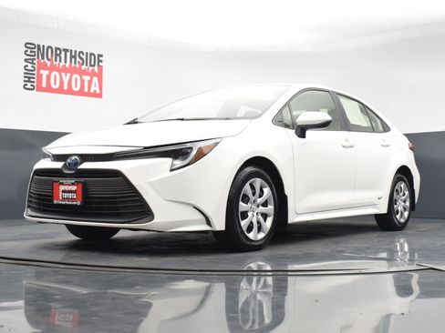 Used 2024 Toyota Corolla LE image 30