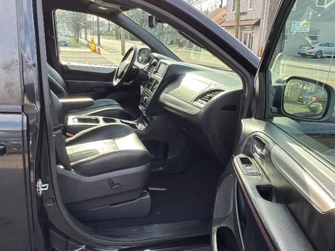Used 2020 Dodge Grand Caravan GT FWD image 24