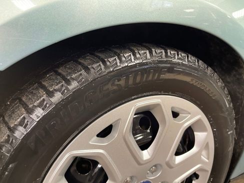 Used 2012 Ford Focus SE w/ SE Winter Pkg image 25