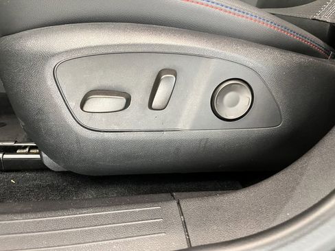 Certified 2024 Chevrolet Equinox EV RS image 17