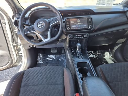 Used 2022 Nissan Kicks SR image 18