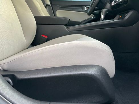 Used 2022 Honda Civic LX image 29