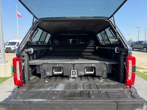 Used 2023 Ford F250 Lariat w/ Sport Appearance Package image 8