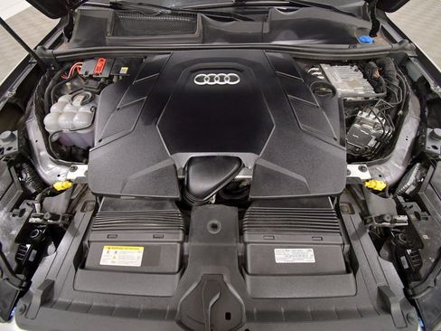 Used 2025 Audi Q7 3.0T Premium Plus AWD/4WD image 12