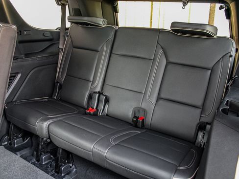 Used 2025 GMC Yukon Elevation w/ LPO, Yukon Black Package AWD/4WD image 21