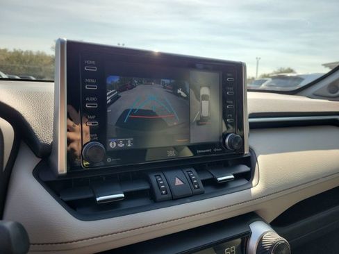 Used 2019 Toyota RAV4 Limited image 27