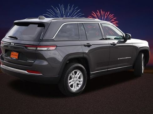 Certified 2024 Jeep Grand Cherokee Laredo w/ Luxury Tech Group I AWD/4WD image 5