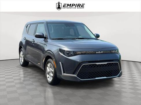 Used 2023 Kia Soul LX w/ LX Technology Package FWD image 1