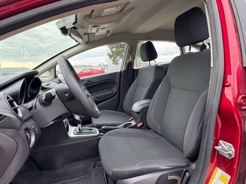Used 2017 Ford Fiesta SE image 9