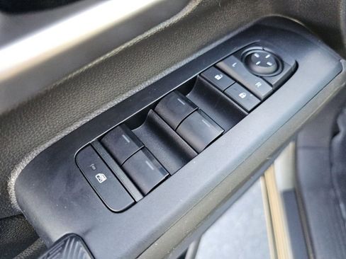 Used 2024 Toyota Tacoma TRD Sport AWD/4WD image 29
