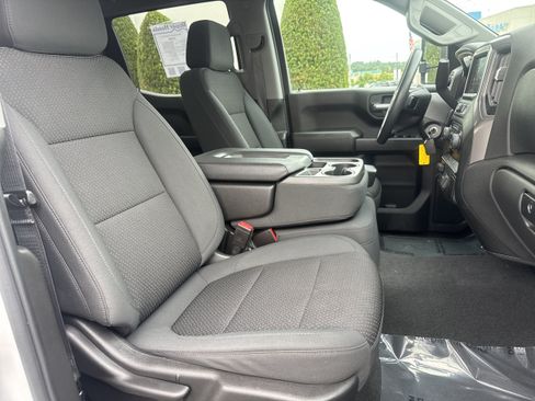 Used 2021 Chevrolet Silverado 1500 Custom w/ Custom Max Trailering Package AWD/4WD image 11