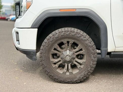 Used 2023 GMC Sierra 2500 AT4 w/ AT4 Premium Plus Package AWD/4WD image 9