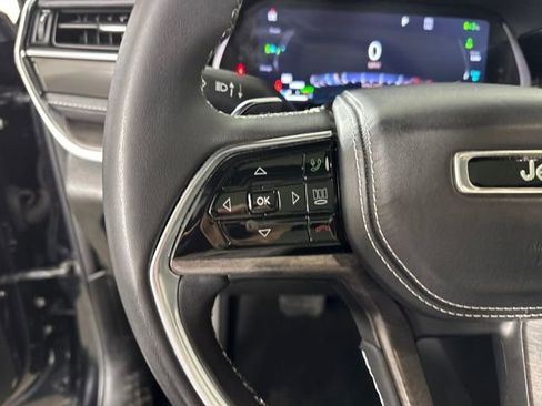 Used 2023 Jeep Grand Cherokee Overland image 15