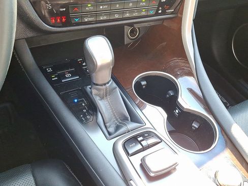 Used 2019 Lexus RX 450h AWD image 17