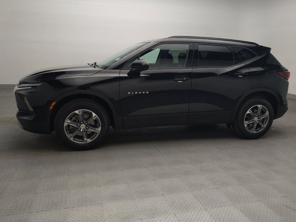 Used 2024 Chevrolet Blazer LT w/ Convenience Package FWD image 2