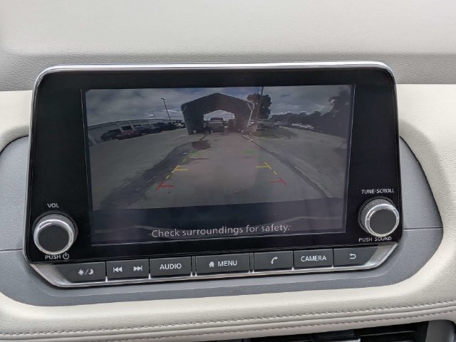 Used 2025 Nissan Rogue SV FWD image 28