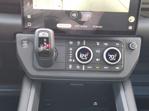 Certified 2026 Land Rover Defender 110 X-Dynamic SE AWD/4WD image 15