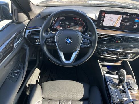 Used 2023 BMW 530i w/ Convenience Package image 14