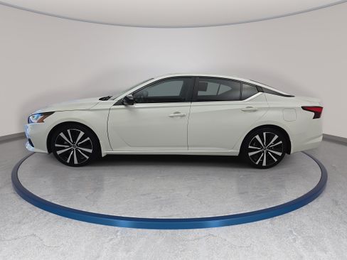Certified 2021 Nissan Altima 2.5 SR w/ SR Premium Package FWD image 8