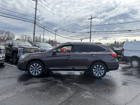 Used 2019 Subaru Outback 3.6R Touring image 3
