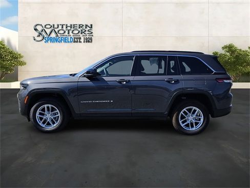 Used 2025 Jeep Grand Cherokee Laredo X image 2