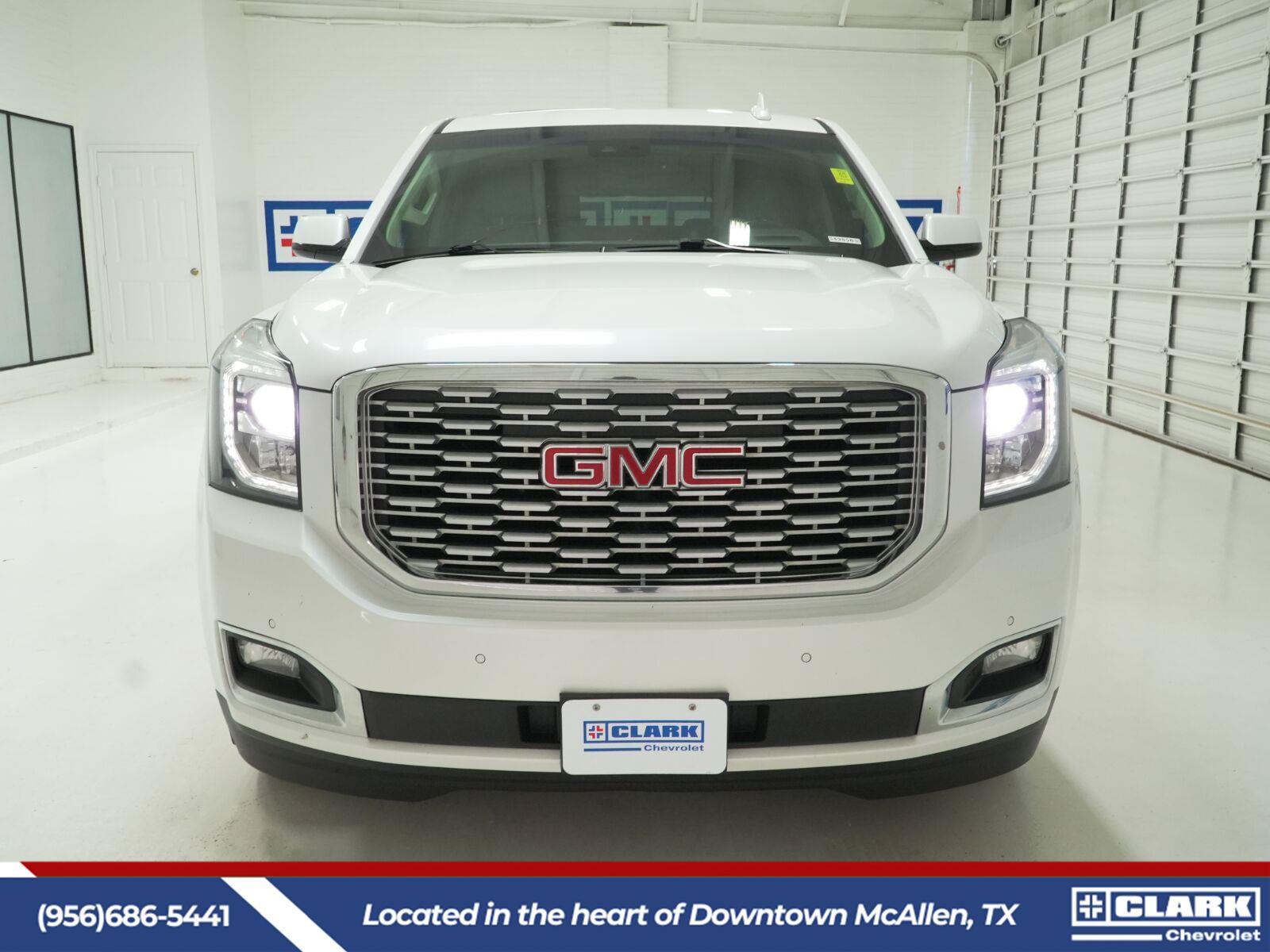 Used 2018 GMC Yukon XL Denali w/ Denali Ultimate Package AWD/4WD image 2
