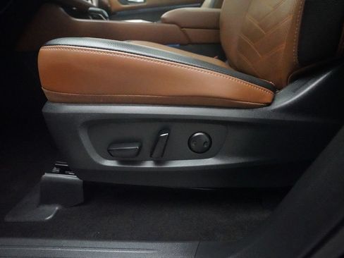 Used 2025 Nissan Pathfinder Platinum AWD/4WD image 29