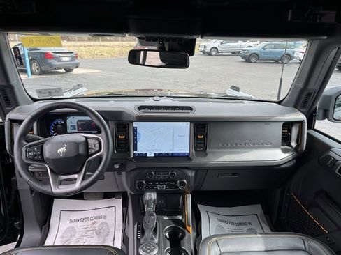 Used 2024 Ford Bronco Badlands image 28