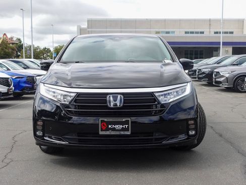 Used 2023 Honda Odyssey Touring image 3