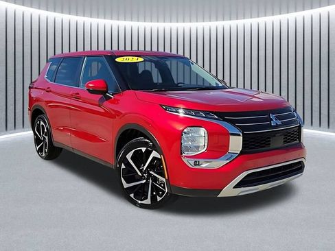 Used 2024 Mitsubishi Outlander SE AWD/4WD image 1