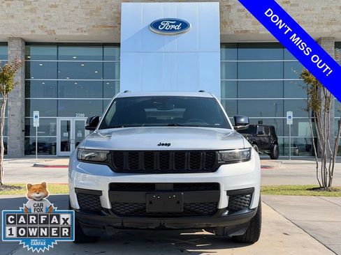 Used 2024 Jeep Grand Cherokee L Altitude AWD/4WD image 2