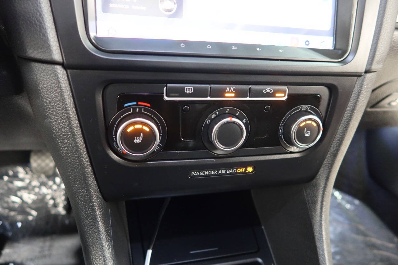 Used 2013 Volkswagen Jetta TDI FWD image 34