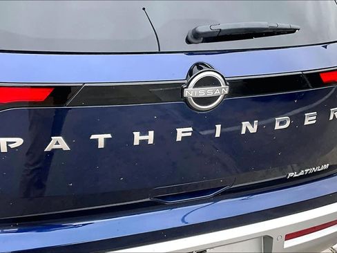 Used 2024 Nissan Pathfinder Platinum w/ Cargo Package image 28