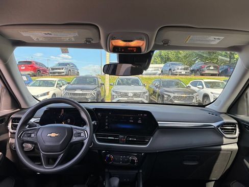 Used 2025 Chevrolet TrailBlazer LT FWD image 31