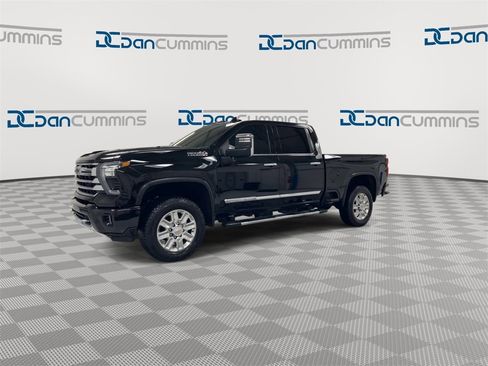Used 2025 Chevrolet Silverado 2500 High Country w/ Technology Package image 4